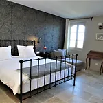 Chateau Montplaisir Charming In Provence 4*
