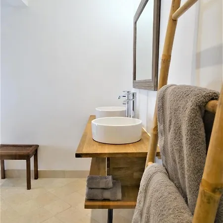 Chateau Montplaisir Charming In Provence Guest house *