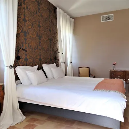Chateau Montplaisir Charming In Provence Guest house