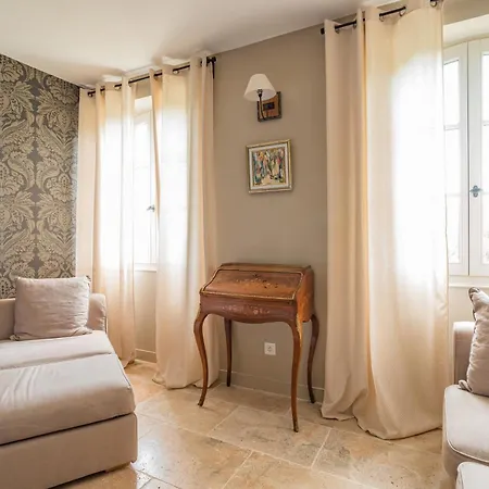 Guest house Chateau Montplaisir Charming In Provence *